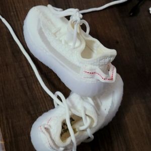 Kids Sneakers sz 10c no box